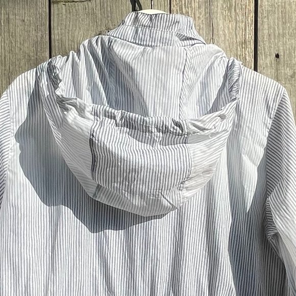 Women's Columbia Windbreaker - Picture 5 of 7